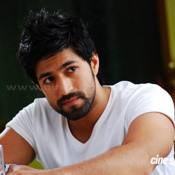 LOVE watching kannada movies just for  yash.... :) :)