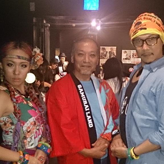 Metis、C&K、侍（AZUMA）、GRACE、AHROを応援してます。 
各地のライブ会場に出没します（笑）

ファミリーの皆様よろしく～♪♪