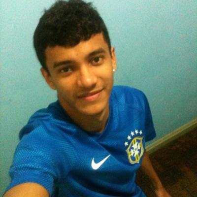 Nossas dúvidas são traidoras e nos fazem perder o que, com freqüência, poderíamos ganhar, por simples medo de arriscar! shakespeare.