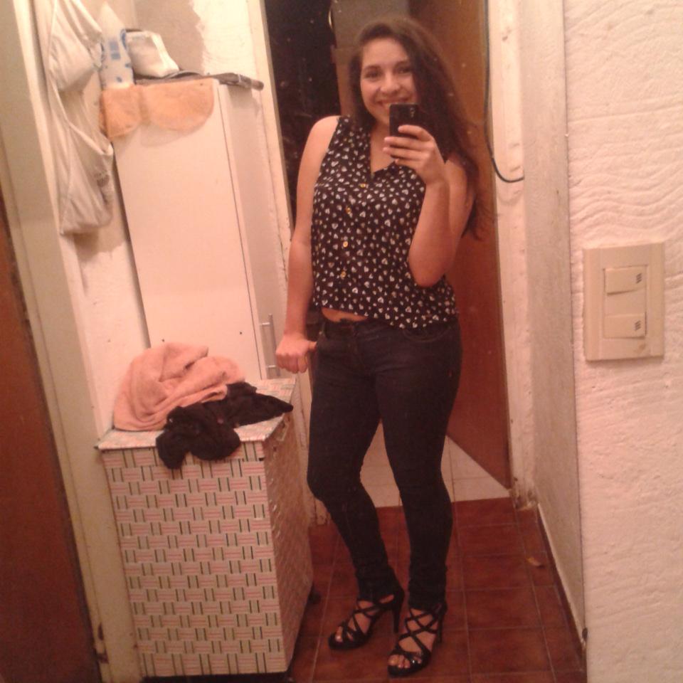 Holiis (soy loca,amo a los wandi,soy de acuario, me gusta el rap y me encanta bailar 3) Chauchiiii okno jajaj