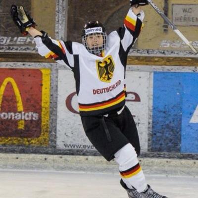 22_alena_10's profile picture. 25 | Iserlohn | Icehockey | DFEL | ECB #22