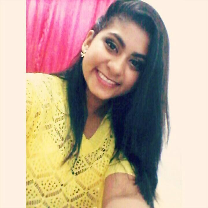 - Preciso de pessoas novas, sorrisos verdadeiros, abraços demorados, momentos únicos.