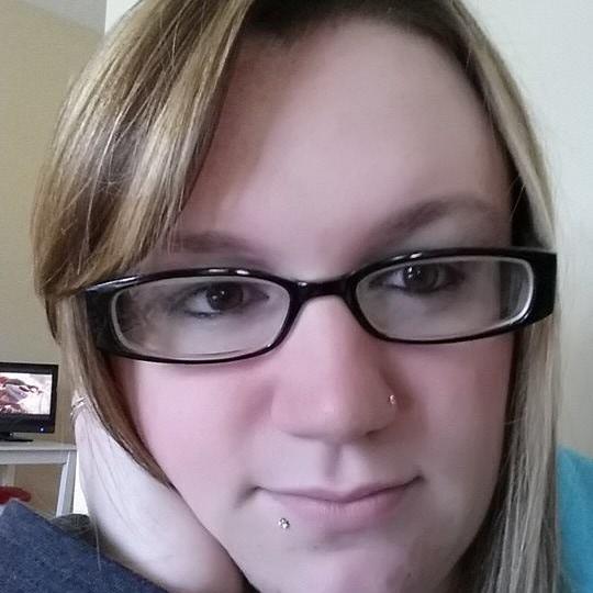 my name is alisha i am 23 married and have a beautiful 1yr old son and twin boys on the way in august!