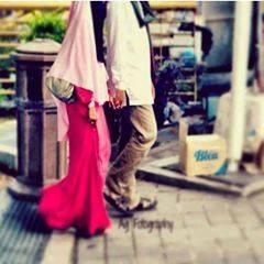 Nk knaL ngan bdak nie tk ? Dya nie lha yg trlajaq peramah ... Hahax ;)