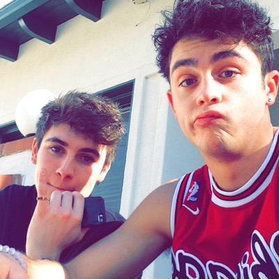 FOLLOW @ & TURN HER NOTIFICATIONS ON SO YOU KNOW WHEN SHE DOES DMS TO 8/12 & SOLO DMS!!!
