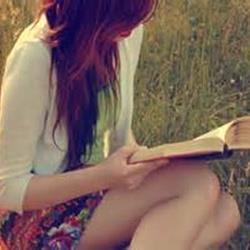 Booktuber. Subo vídeos cada cuando tengo tiempo. Me gusta muchísimo leer y se nota. Friki 24/7. THG, TMR, HP, TMI, PJO. Sherlock, Doctor Who, Carmilla, etc.