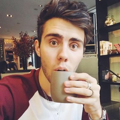 alfieve's profile picture. Youtube, Youtube and Youtube..