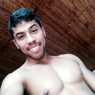 2.1 - Paranaense , atleta de futsal . instagram_@johncarloos93 / snapchat_Johnc.11, Pra quem tem pensamento forte o impossivel é questão de opnião !
