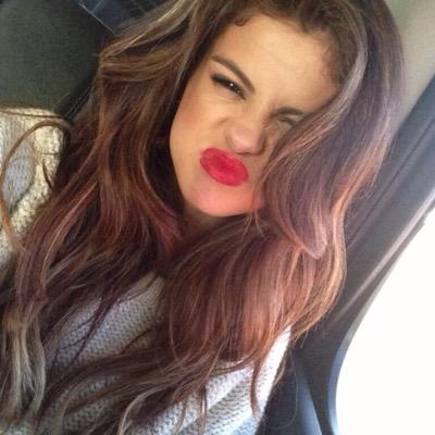 I like penguins, cereal and Luke Hemmings. •Jessey•Jourdan•Acacia•Jack•Sasha•Harry•
[1/4 Spring Breakers]