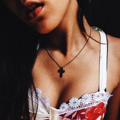 colegiala. 17 años. aveces bisexual