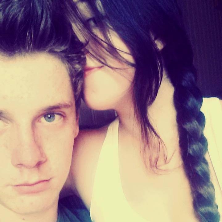 14 anos, gaúcho,namorando a @lsquevedo  u.u