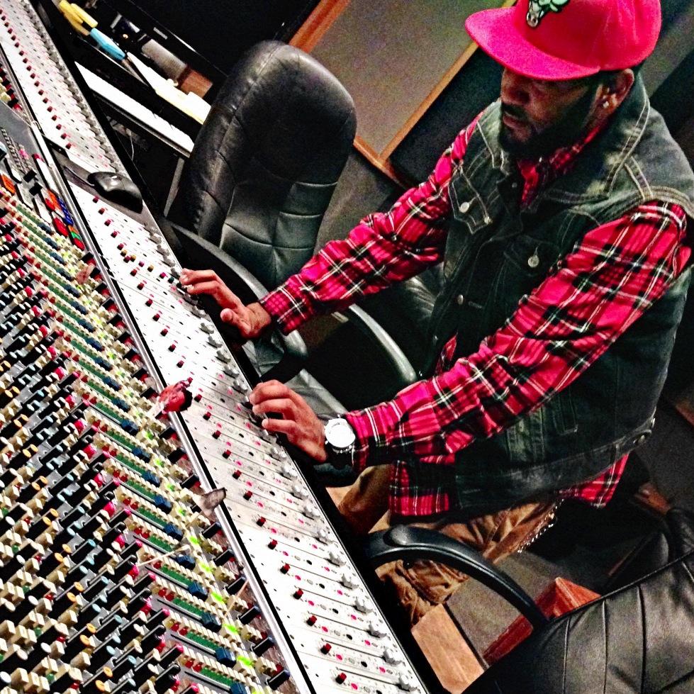 music producer, track maker,engineer, song writer...#DOLLA SOUNDZ STUDIO.....SoufSide!!!