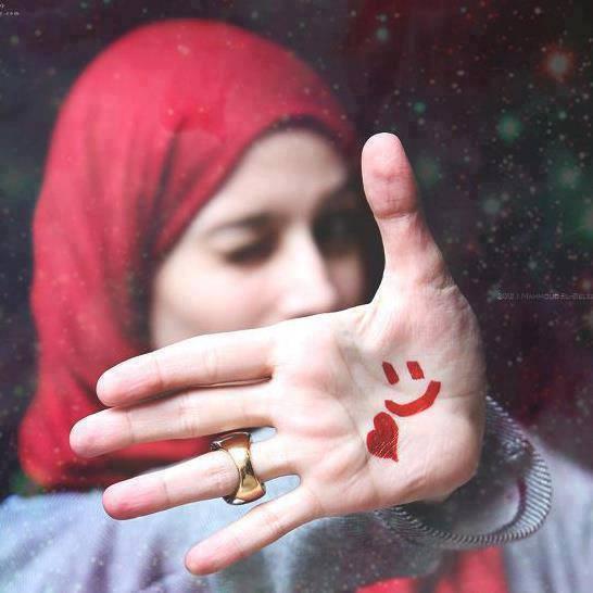 Pharmacist-Fond of reading- I still carry  Hope and  Don't want to lose it -I Love Allah  :))
