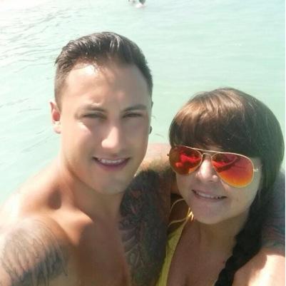 Vee_Brizzle's profile picture. I was born to make mistakes, not fake perfection!
London born and raised...