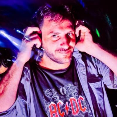 CharlyCrowder's profile picture. Programador de sala