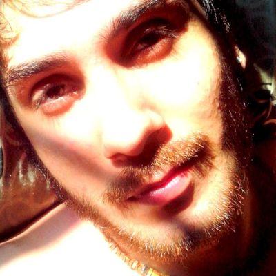 Vocês riem de mim por eu ser diferente, e eu rio de vocês por serem todos iguais Bob Marley.
