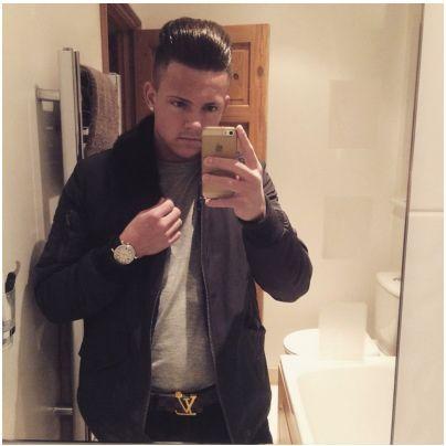 Dm for sexy,horny horny chats.if i follow,favourite or re tweet, your pictures make me hard, so dm me. modeled for hugo boss FOLLOW NEW ACCOUNT @BRADSMITH69BS