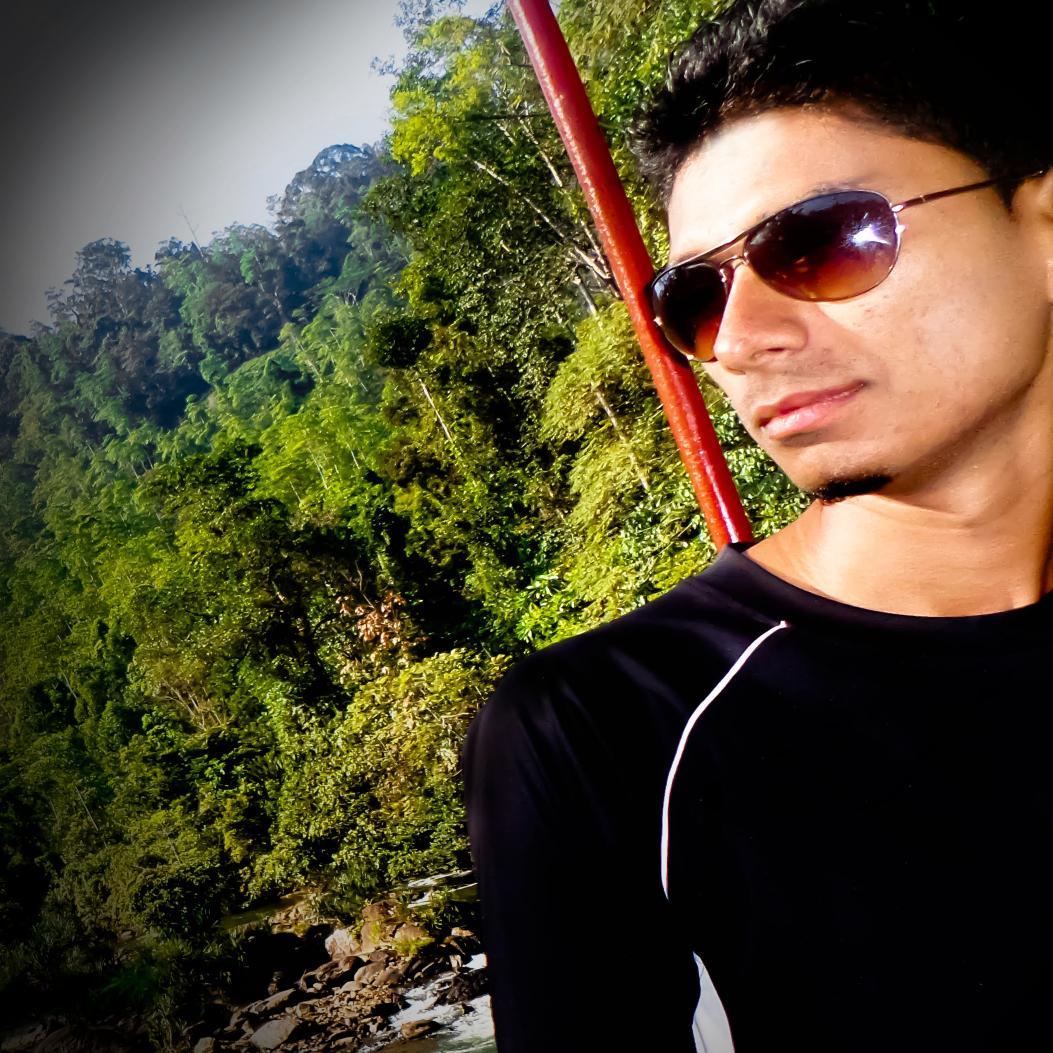 smart designer and social media expert on fiverr and seoclearks