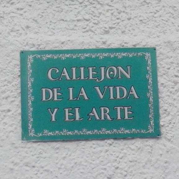 En mis ratos libres colecciono especulaciones.Robledo