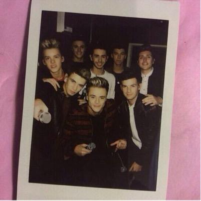 HelpWithSK's profile picture. helping you to get 8/8+band ♡ access to 7/8+band, turn our notifs on so you know when were doing dm's!