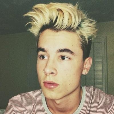 omg i loveeee ricky and kian they r my baes so back off