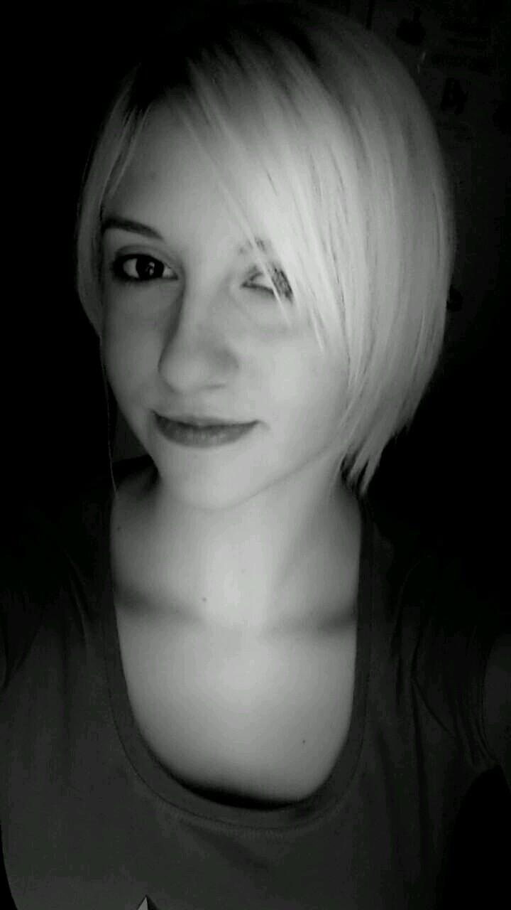 Martial artist | music♥ | 16 yrs old and mixed | ig - Pancorn_ | kik - Znaill | tumblr - Wolfie-Dreamer
