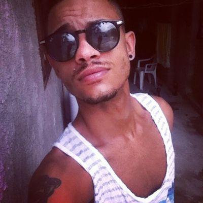Mesmo com tudo o que as pessoas querem me rotular , há muitos outros lados para mim.