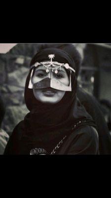 ‏‏‏‏‏‏فتاة في الثامنة عشرا من عمري 

ممردغتني الحياة من كل جوانبها