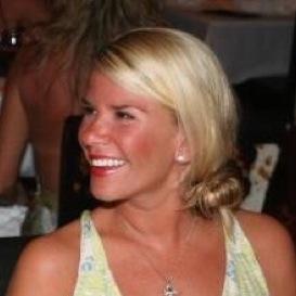 mama of 3. Fashion Editor for Grand Strand Magazine & blogger/critic of films & music @Charleston Grit. Head Stylist@Revere. https://t.co/lxKUn6NIXr
