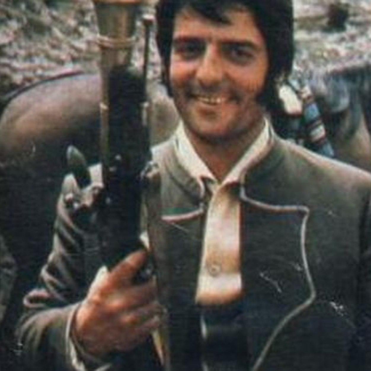 CurJime's profile picture. Juan sin miedo y perico de los Palotes funcionando por Twitter #lifestyle Ancares #moda #RT #fashion #packaging #Barcelona #Madrid #SantiagodeCompostela