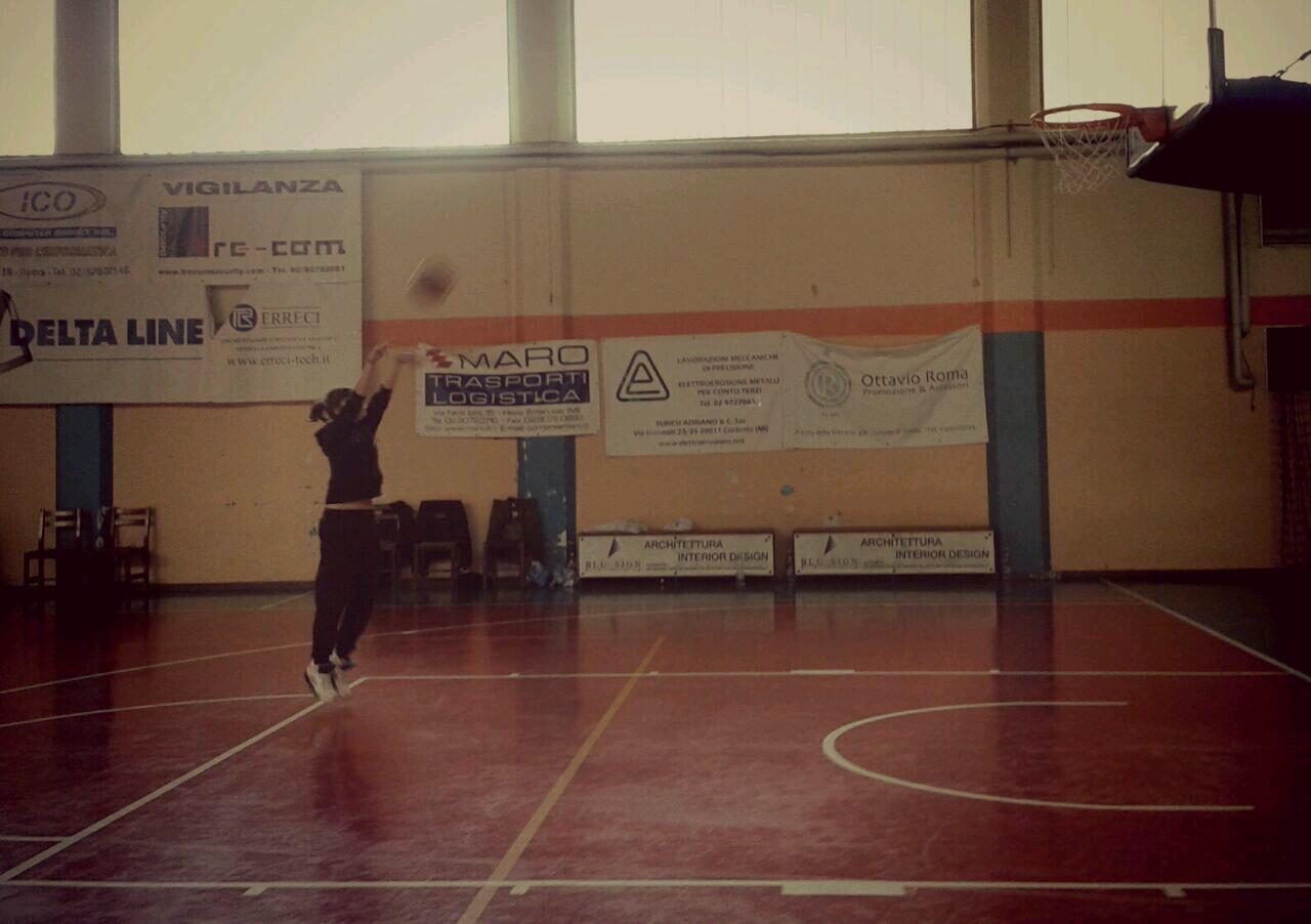I'm 14 years old italian basketball player and i love this sport