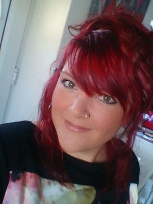 hair stylist, married with 2 little Girls.
