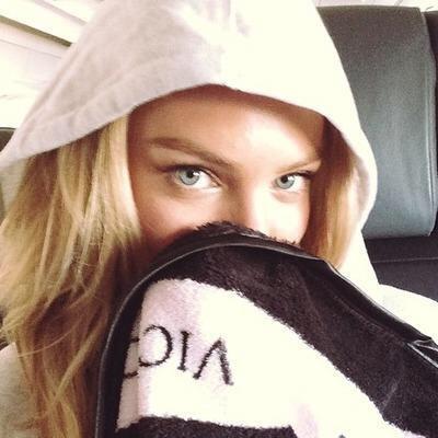 Cause darling I'm a nightmare dressed like a daydream