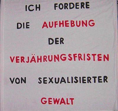 Ich bin ein ehemaliges Pflege -und Heimkind,dass Opfer von schwerster körperlicher Gewalt u.sex.Missbrauchs wurde.Die Täter sind Staat und Kirche.