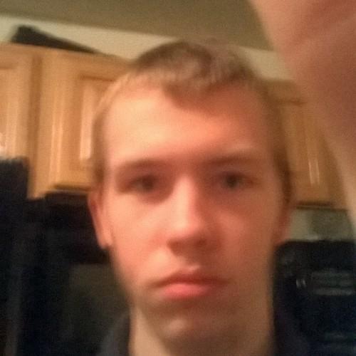 Hi im Justin James Hopkins im 20yrs old.my username is jjhop25_James my cell phone number is 9316224952 so call or text me on twitter instagram im very nice