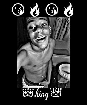 follow me on insta @ion.get.tired_ an imma paper chaser got swagg an a respectful ass nigga. ian no FCk nigga i jus tell it lik it is