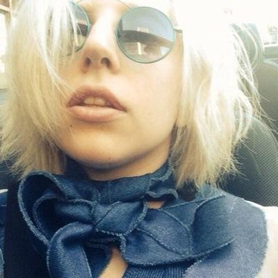 please follow @ksyumonster :) love u xx