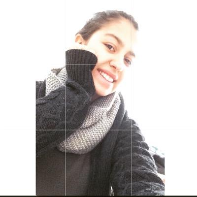 selinylmz935's profile picture. 