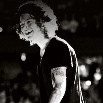 I just gave you a free follow, please follow @basic_irwin or i unfollow!! ilysm!