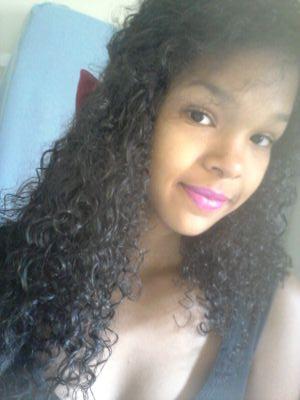 Rock nacional. Maquiagens. Looks. Gosta? Entao segue q retribuo. Bjs.