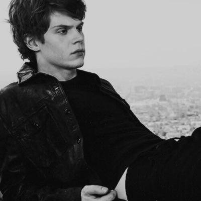 Sleriously's profile picture. 