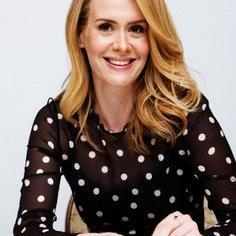 Cordelia Goode~ directora de la Academia Miss Robichaux. Bruja e hija de la Suprema, Fiona Goode~ #Aquelarre #CDR