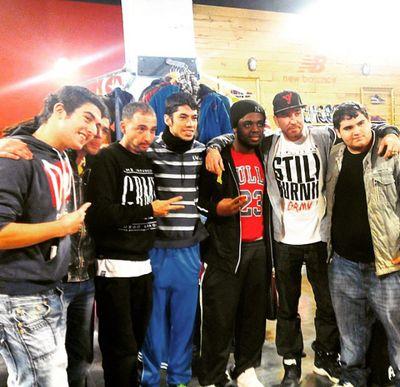 Twitter oficial del grupo de Rap de Huelva llamado Movidas Urbanas , compuesto por Xtreme ( @Fran_Rap ) , Ihan ( @atope92 ) y ZK.