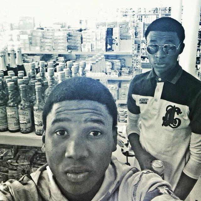 M simple guy, wif simply life, A guy wif simple lady who has simple characters nd behaviours #twystguy
