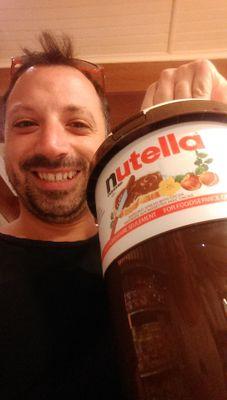 Associé de la pizzeria Romeo, batteur et globe-trotter.....