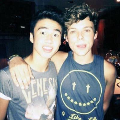 Alyssa and Zoe :-) 
CAKE/4 LIAM/5