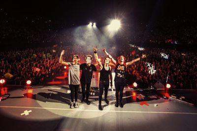 5sosssst's profile picture. go follow @_Michael5SOSID if u love 5sos