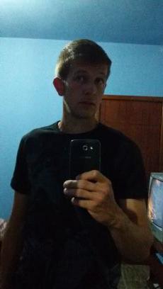 Marquinhos_012's profile picture. Não sei por que, mas depois que fiz um Twitter pra mim, passei a falar sozinho onde quer que eu esteja.