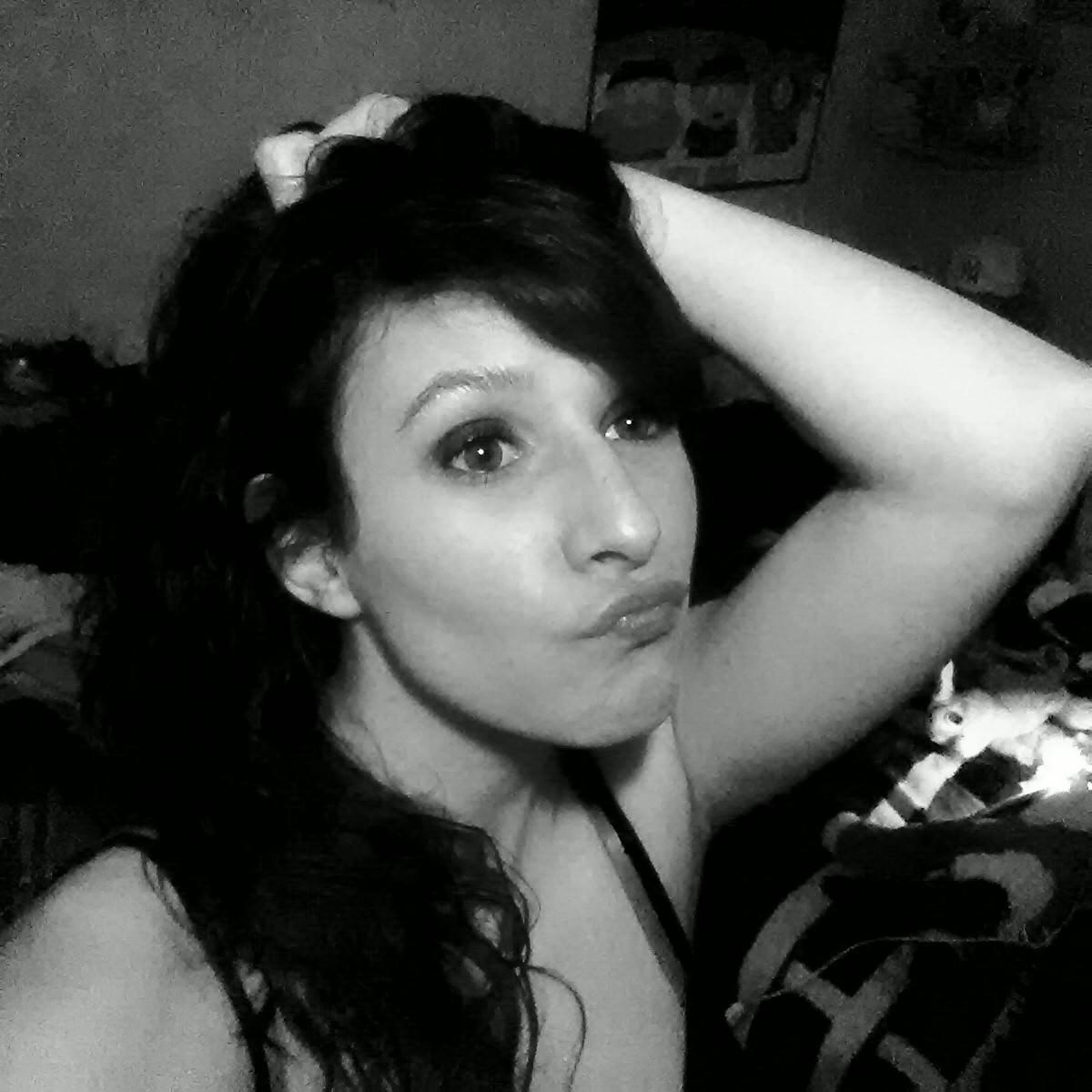 So_SkyRiiel's profile picture. ☆ • Cmpte 3 •☆ Gameuse depuis 2003 ☆Xbox360/one☆ℳαяΐʝυαηɑ ☆ WeChat : xSkyRiiel78 ❤  ♡☆