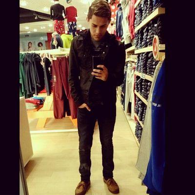 fernando_snoopy's profile picture. soccer ❤⚽
john jay
c/o 16 
el que se enamora pierde  asi o mas claro